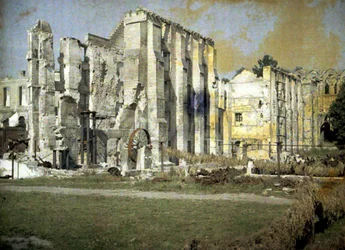 A gyár romjai és a Notre-Dame d